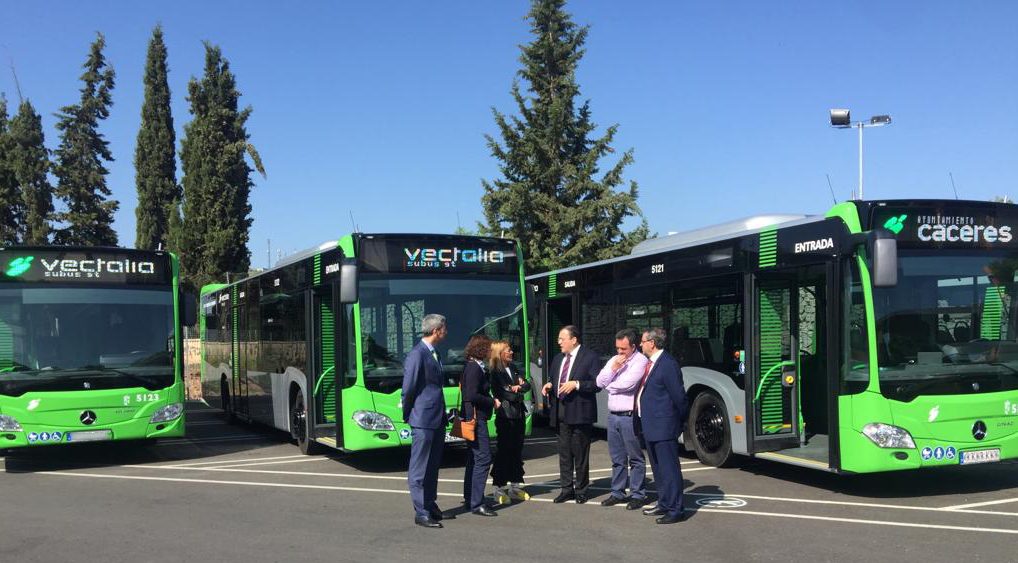 Presentación de las nuevas incorporaciones de la flota de autobuses de Cáceres.