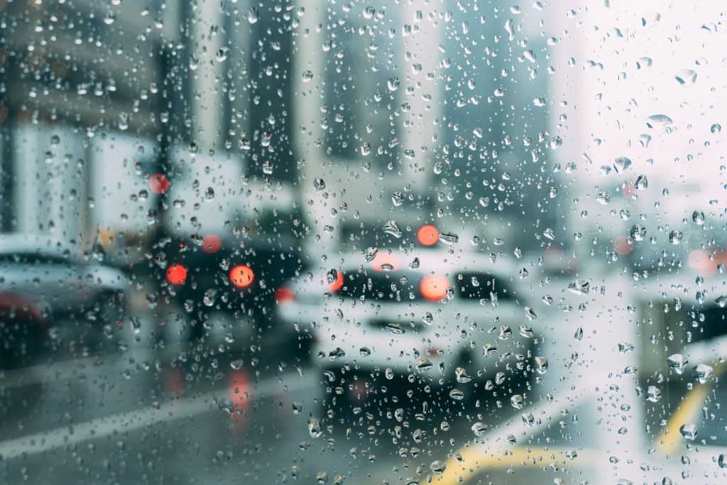 Las ciudades están probando nuevas formas de conseguir suministros de agua, por ejemplo aprovechando la lluvia.