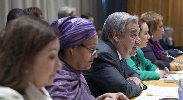 El Secretario General de la ONU, António Guterres (centro) durante la presentación. ONU/Eskinder Debebe