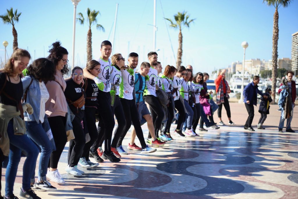 Este grupo impulsa el plogging en Alicante.