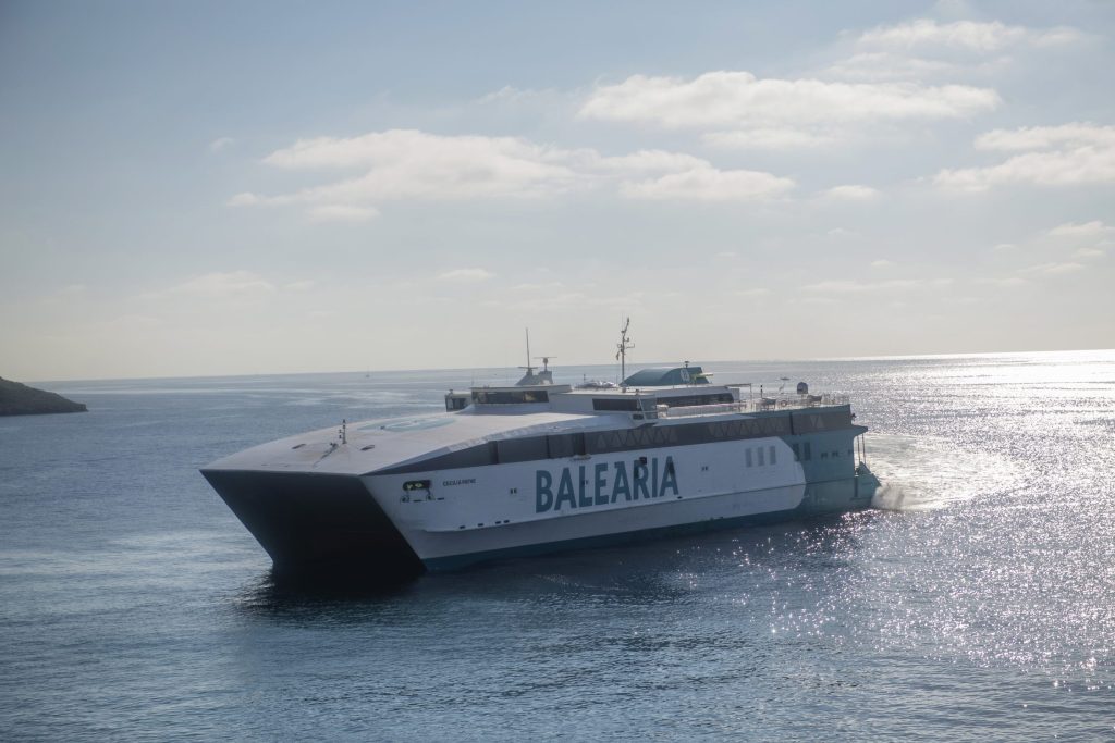 A bordo del buque Sicilia, de la compañía Balearia. Foto: Vicens Gimenez