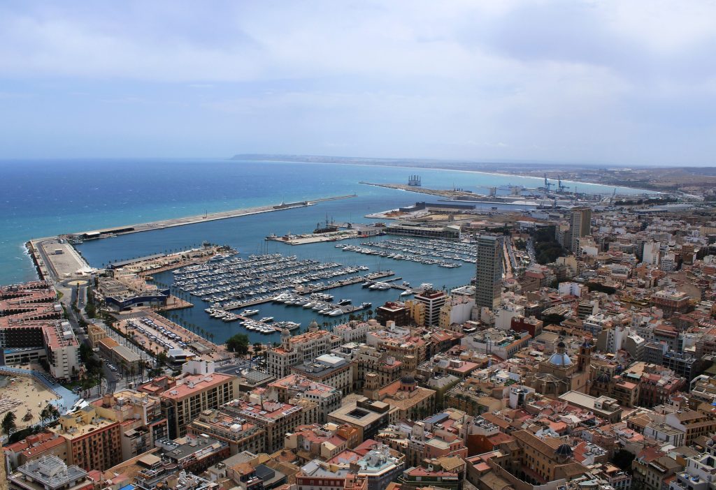 Alicante Smart City es el proyecto que impulsa el Ayuntamiento para animar en la digitalización de servicios al ciudadano e impulsar nuevas herramientas tecnológicas.