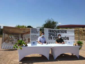 Firma del convenio entre el Ayuntamiento de Paterna y La Pinada Lab. Fuente Barrio La Pinada