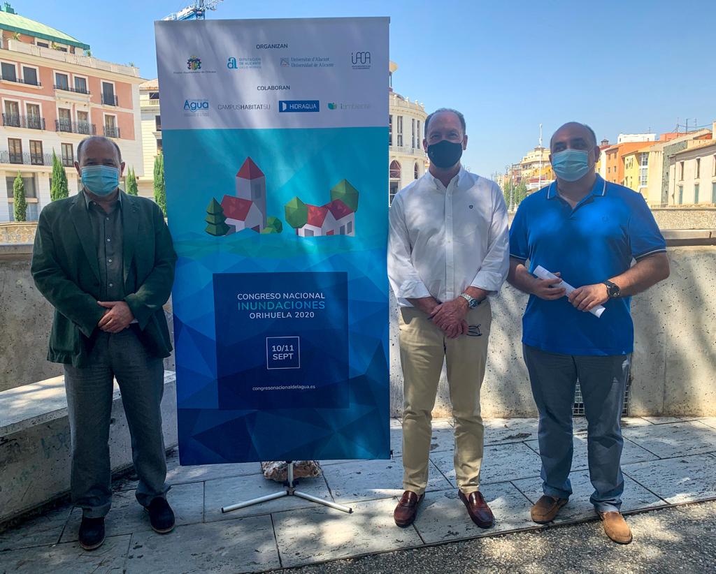 El alcalde de Orihuela, Emilio Bascuñana, en la presentación del congreso nacional de inundaciones.