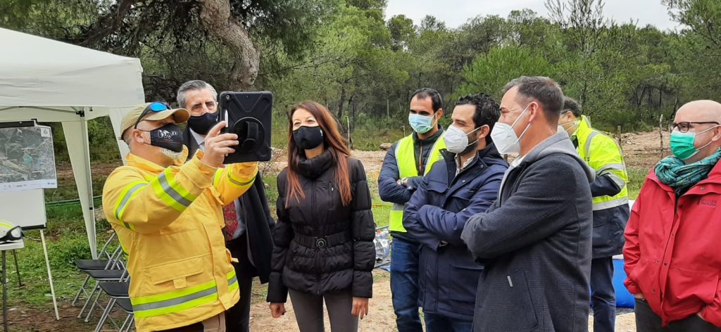 Pascual ha visitado las instalaciones del proyecto europeo para el Parc Natural del Túria presenta sus avances riego automatizado y eliminación de microcontaminantes.