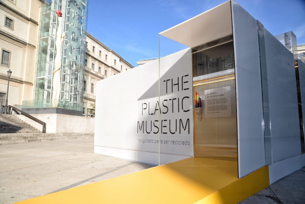 The Plastic Museum ha estado durante diez días en Madrid para concienciar sobre su correcto uso.