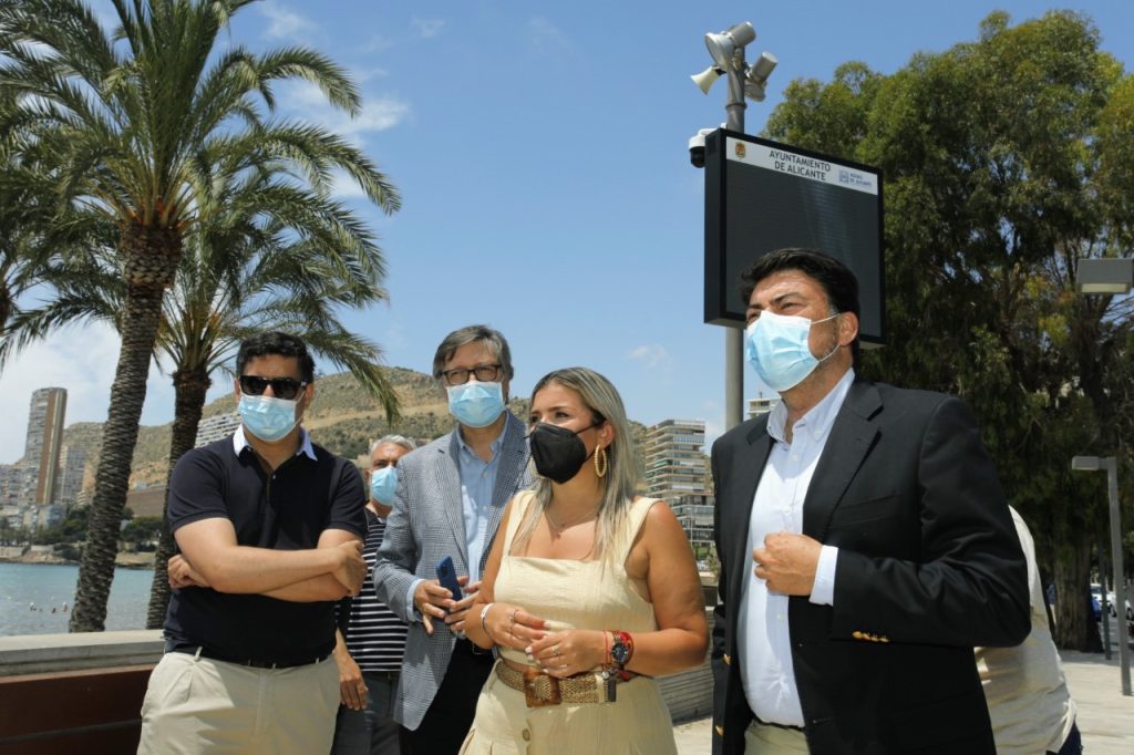 La Albufereta recibe la nueva fase del sistema de control de aforo en las playas, Ion Beach. Esta informa además de la calidad del agua.