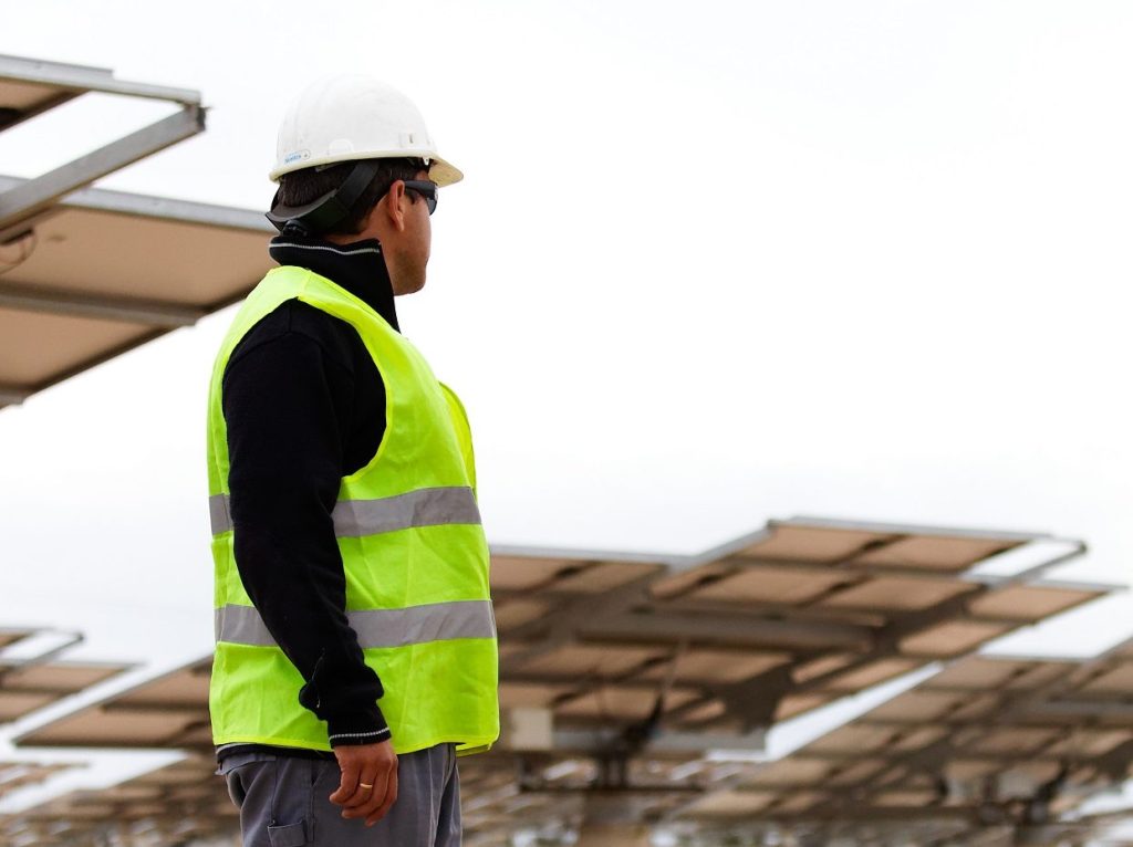 El huerto solar de Santa Pola es una de las instalaciones que ayuda a reducir el incremento del coste de energía eléctrica.