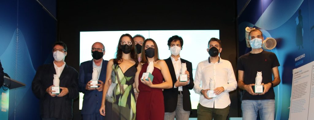 La foto de familia de los premiados en la primera edición de los premios iambiente.