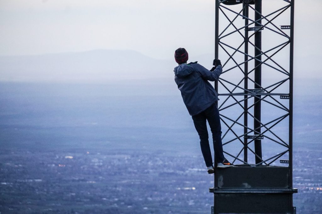 El desarrollador de redes y su virtualización de funciones en ZTE, Tu Jiashun, presenta la estrategia 5G verde de esta innovadora firma china. Foto: Jack Sloop