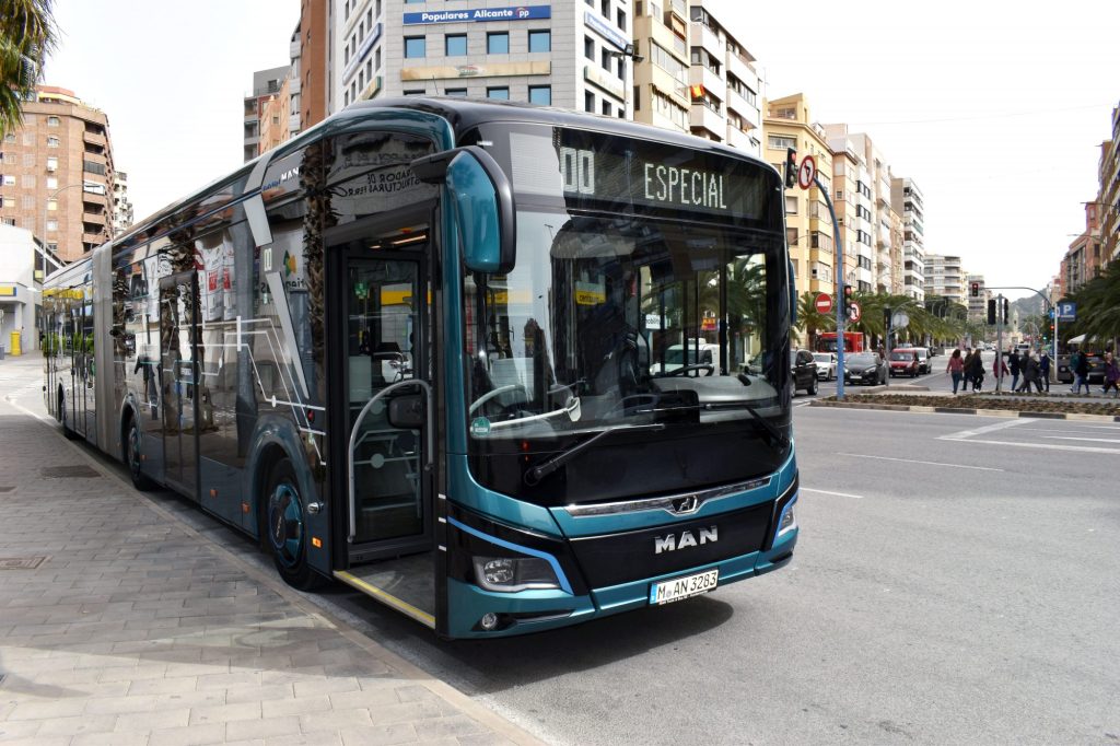 El autobús eléctrico se presenta para lograr cubrir el 90 % de las líneas urbanas en España