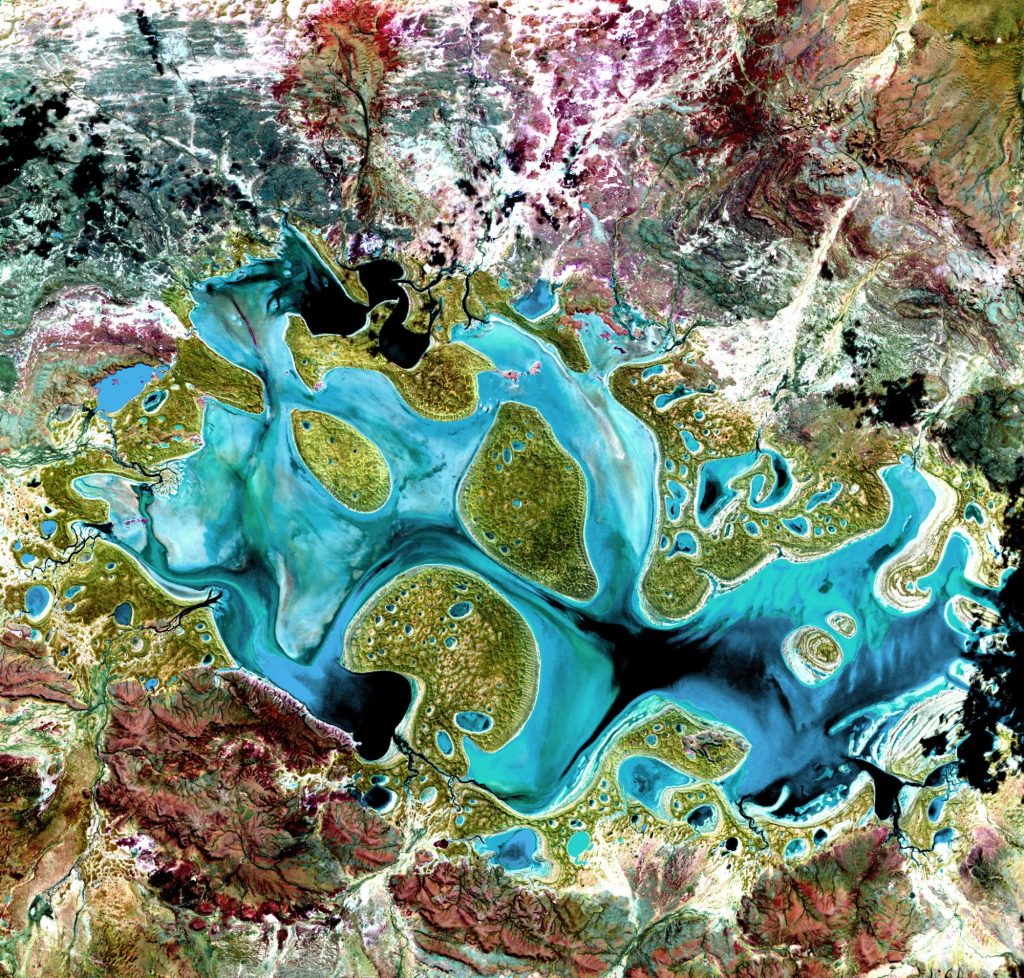 El lago Carnegie de Australia es una de las imágenes seleccionadas por la NASA entre las más espectaculares del planeta.